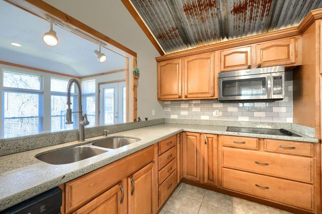 64 Elm Drive, Pottsboro, TX 75076