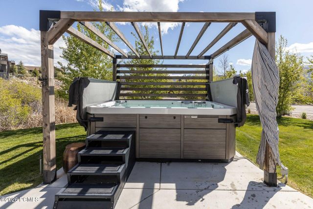 3568 N Elkridge Trail, Eden, UT 84310