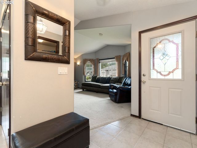 730 E 15TH Cir, La Center, WA 98629