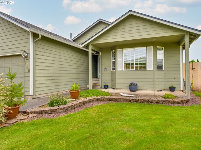 730 E 15TH Cir, La Center, WA 98629