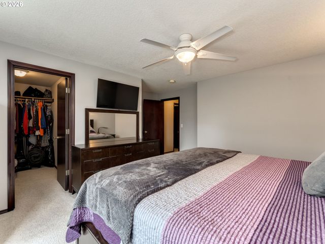 730 E 15TH Cir, La Center, WA 98629
