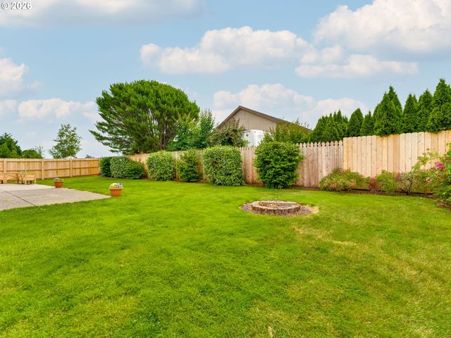 730 E 15TH Cir, La Center, WA 98629