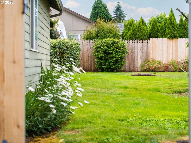 730 E 15TH Cir, La Center, WA 98629