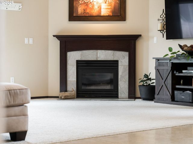 730 E 15TH Cir, La Center, WA 98629