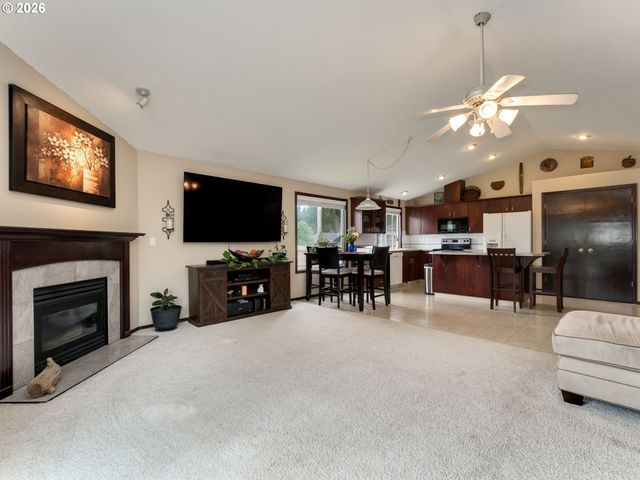 730 E 15TH Cir, La Center, WA 98629