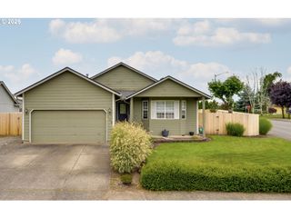 730 E 15TH Cir, La Center, WA 98629