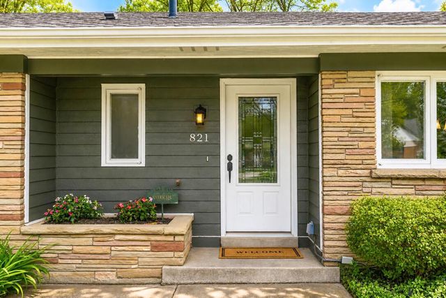821 Montclaire AVENUE, Glendale, WI 53217