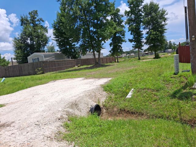 825 County Road 51023, Cleveland, TX 77327