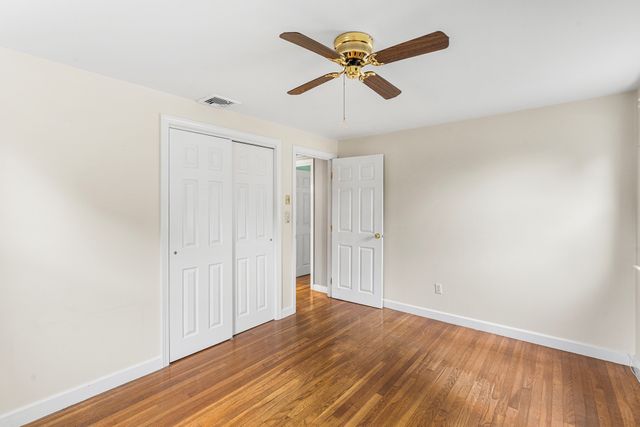 62 Woodsbury Rd, Rockland, MA 02370