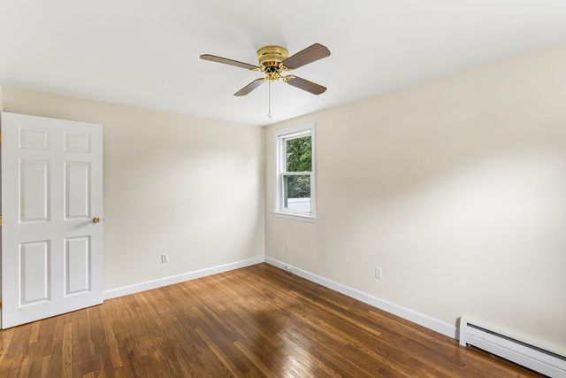 62 Woodsbury Rd, Rockland, MA 02370