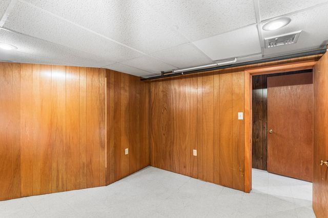 62 Woodsbury Rd, Rockland, MA 02370
