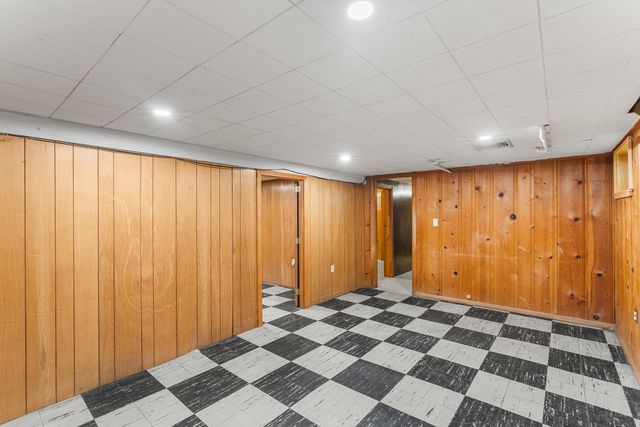 62 Woodsbury Rd, Rockland, MA 02370