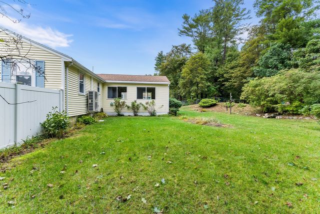 62 Woodsbury Rd, Rockland, MA 02370