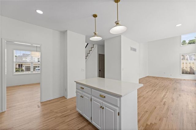 21470 W 122nd Street, Olathe, KS 66061