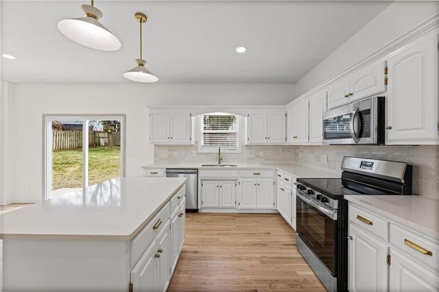 21470 W 122nd Street, Olathe, KS 66061