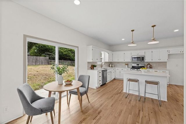 21470 W 122nd Street, Olathe, KS 66061