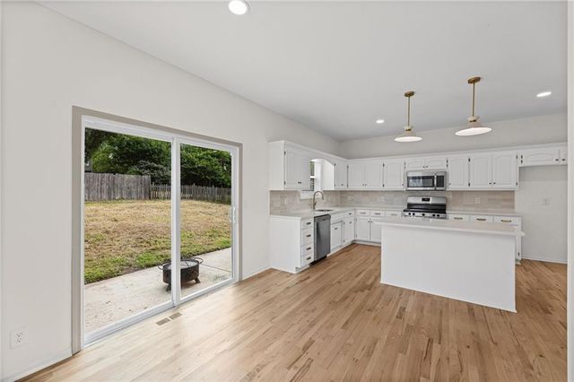 21470 W 122nd Street, Olathe, KS 66061