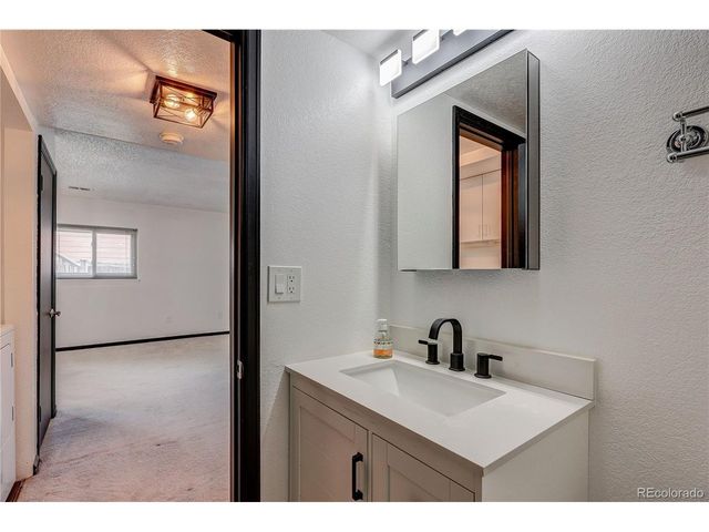 21518 E Powers Ln, Centennial, CO 80015