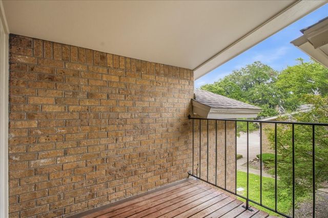 3702 Hulen Park Drive, Fort Worth, TX 76109