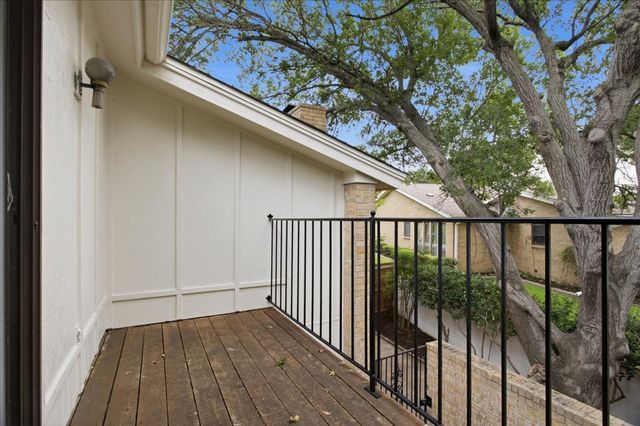 3702 Hulen Park Drive, Fort Worth, TX 76109
