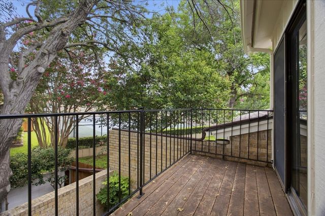 3702 Hulen Park Drive, Fort Worth, TX 76109