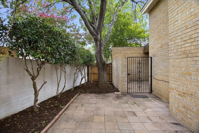 3702 Hulen Park Drive, Fort Worth, TX 76109