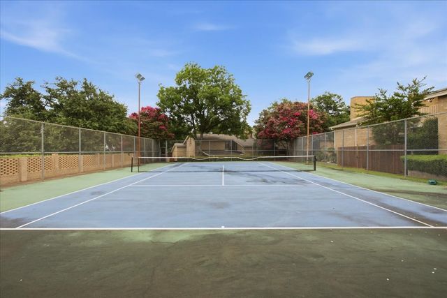 3702 Hulen Park Drive, Fort Worth, TX 76109