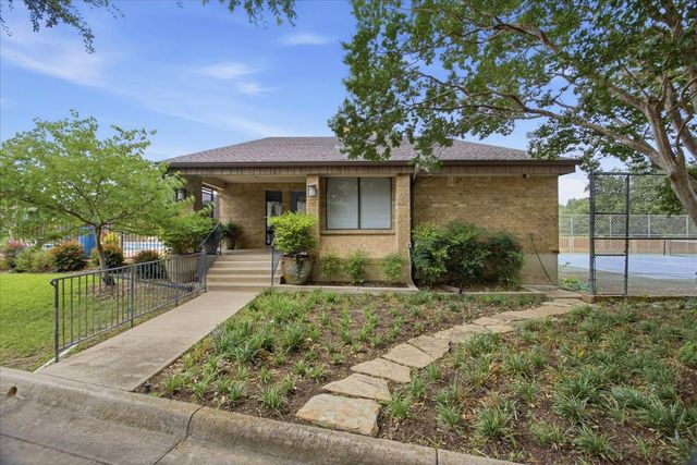 3702 Hulen Park Drive, Fort Worth, TX 76109