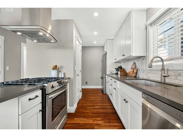 4553 EXETER St, West Linn, OR 97068
