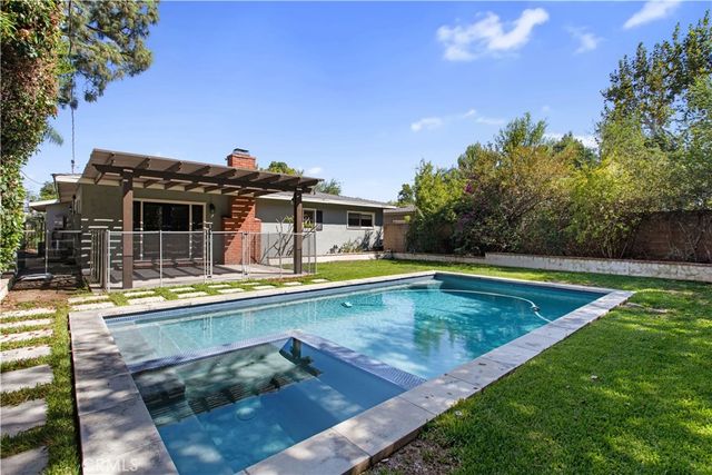 2935 Rhodelia Avenue, Claremont, CA 91711