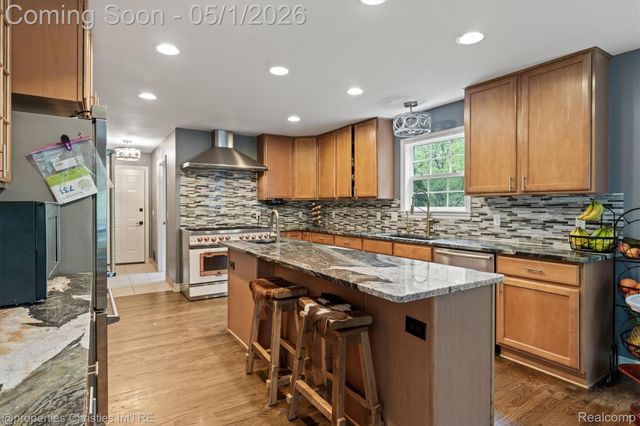 5720 Deerwood, Commerce Charter Township, MI 48382
