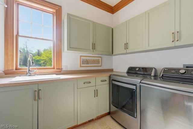 352 Bingham Court, Bratenahl, OH 44108