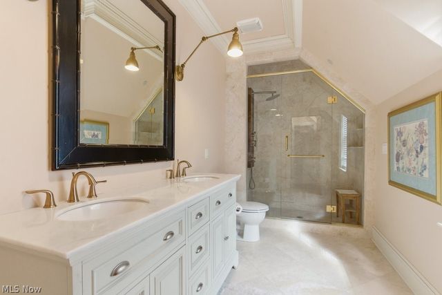 352 Bingham Court, Bratenahl, OH 44108
