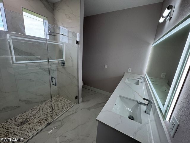 2810 27th ST SW, Lehigh Acres, FL 33976
