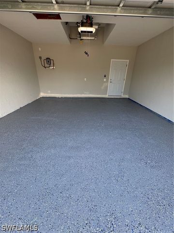 2810 27th ST SW, Lehigh Acres, FL 33976