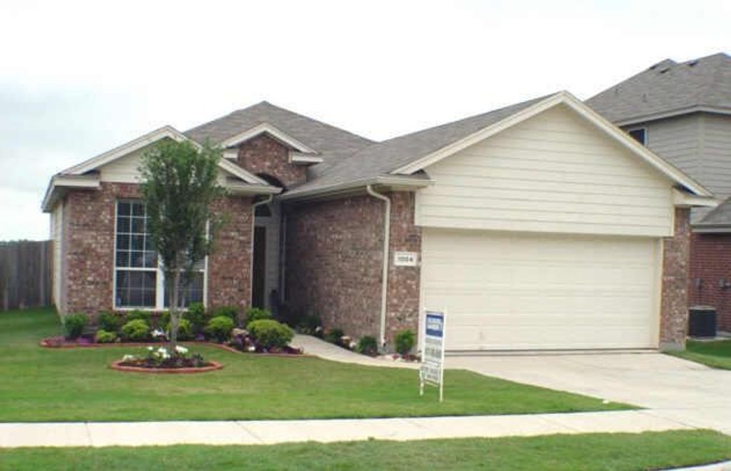 1004 Fort Apache Drive, Fort Worth, TX 76052