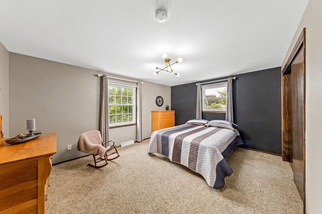 128 Audubon COURT, Grafton, WI 53024