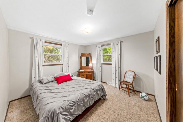 128 Audubon COURT, Grafton, WI 53024