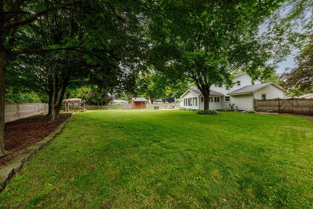 128 Audubon COURT, Grafton, WI 53024