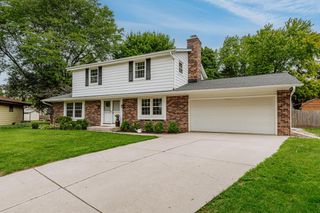 128 Audubon COURT, Grafton, WI 53024