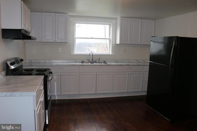 216 N MAIN ST, Petersburg, WV 26847