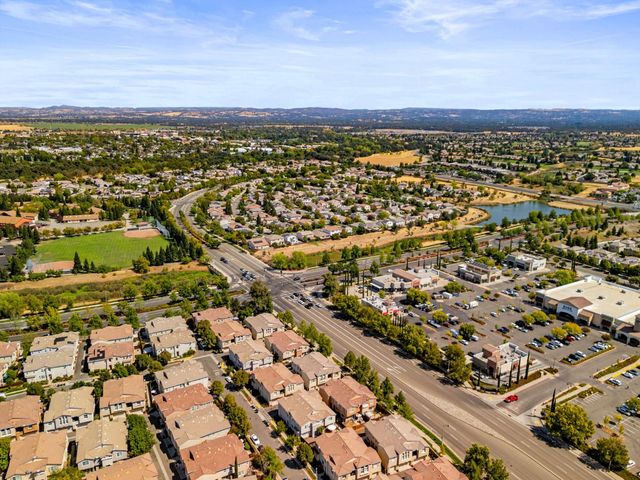 2000 Sierra View Cir #1, Lincoln, CA 95648