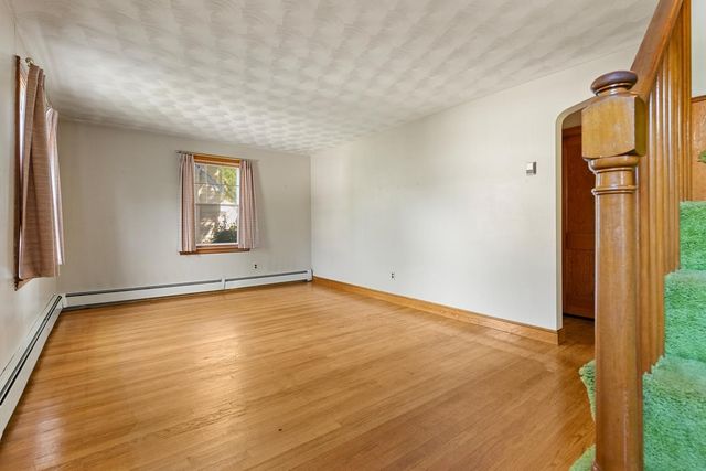 40 Valentine Rd, Arlington, MA 02476