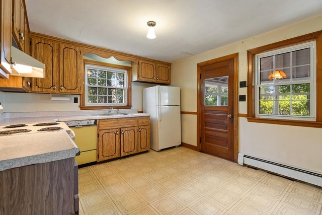 40 Valentine Rd, Arlington, MA 02476