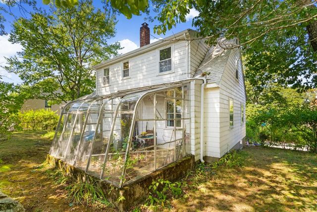 40 Valentine Rd, Arlington, MA 02476