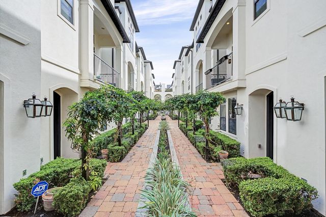 634 Nagle Street, Houston, TX 77003