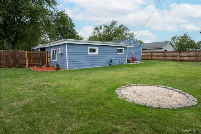 21 Beverly Drive, Cheektowaga, NY 14043
