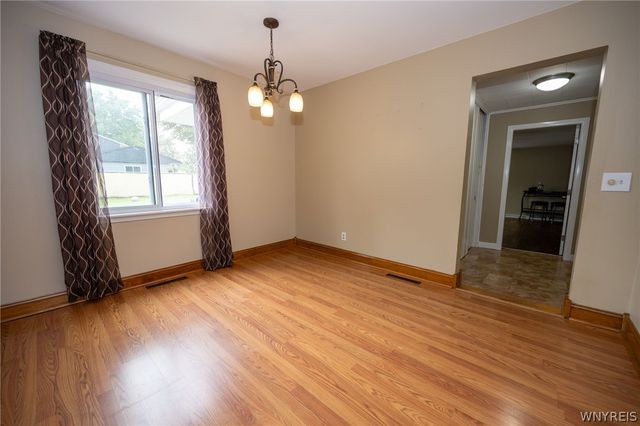 21 Beverly Drive, Cheektowaga, NY 14043