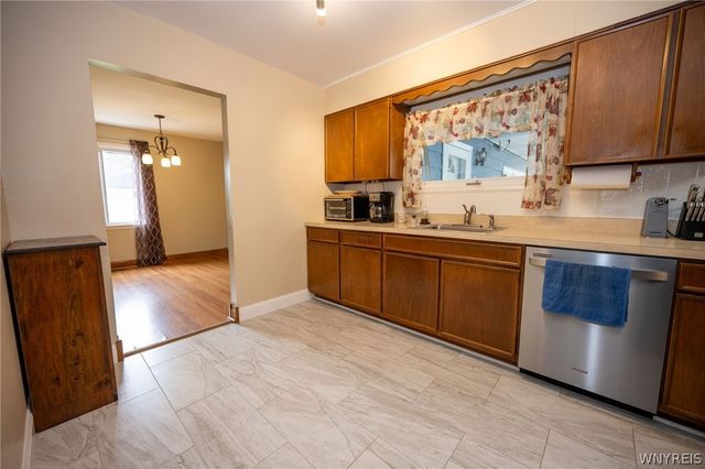 21 Beverly Drive, Cheektowaga, NY 14043