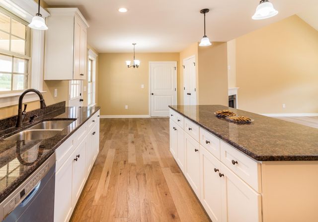 1592 Gilliam Hollow Rd, Dickson, TN 37055